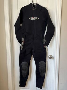 Tilos Men's XL 5/4 mm Full Body Wetsuit Scuba Diving Snorkeling Surfing